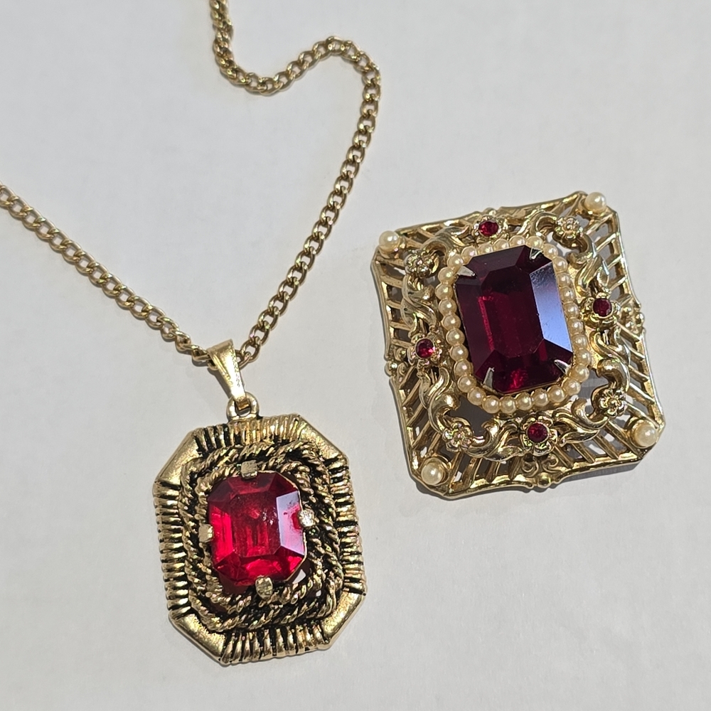 Sarah Coventry Vintage  Necklace with Coro brooch matching
